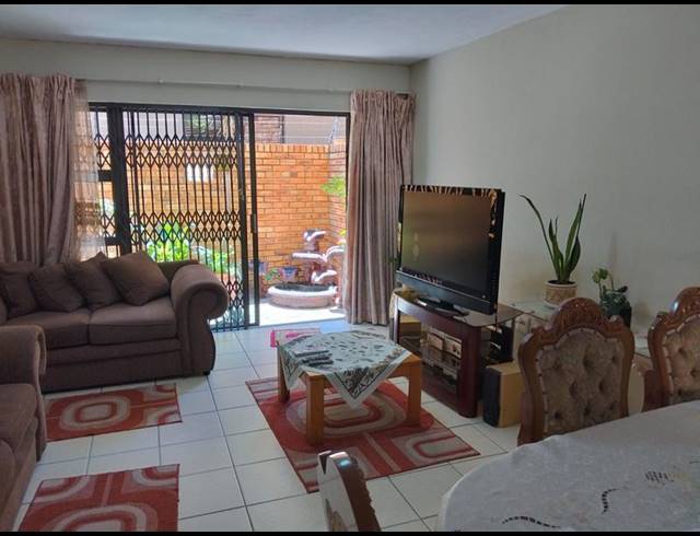 2 BEDROOM TOWNHOUSE FOR SALE IN ALBERTON NORTH